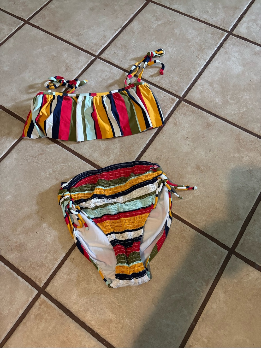 (A320) Woman's Multicolor Stripe Bikini Bottoms and Top Size M Time and Tru